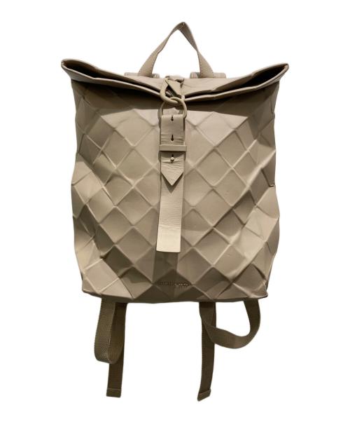 CHARLES & KEITH（チャールズアンドキース）CHARLES & KEITH (チャールズ＆キース) Large Geometric Backpack ベージュの古着・服飾アイテム