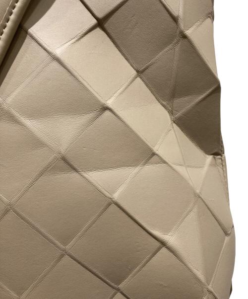 CHARLES & KEITH（チャールズアンドキース）CHARLES & KEITH (チャールズ＆キース) Large Geometric Backpack ベージュの古着・服飾アイテム