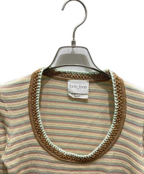 forte forte（フォルテ・フォルテ）forte forte (フォルテ・フォルテ) Uネックボーダーニット ベージュの古着・服飾アイテム