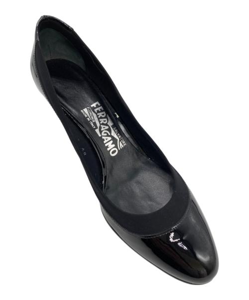 Salvatore Ferragamo（サルヴァトーレ フェラガモ）Salvatore Ferragamo (サルヴァトーレ フェラガモ) エナメルヒールパンプス ブラック サイズ:6.5の古着・服飾アイテム