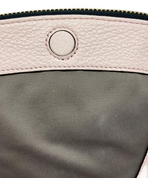 MARC JACOBS（マークジェイコブズ）MARC JACOBS (マークジェイコブス) GOTHAM SMALL NOMAD CROSSBODY BAG ピンクの古着・服飾アイテム