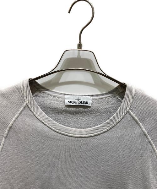 STONE ISLAND（ストーンアイランド）STONE ISLAND (ストーンアイランド) Crew Neck Badge Logo Sweatshirt グレー サイズ:XLの古着・服飾アイテム