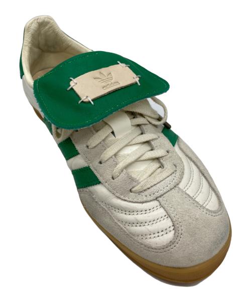 adidas（アディダス）adidas (アディダス) FOOT INDUSTRY (フットインダストリー) GAZELLE INDOOR グリーン×アイボリー サイズ:27の古着・服飾アイテム