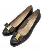 Salvatore Ferragamoサルヴァトーレ フェラガモ）の古着「リザード型押しヴァラリボンパンプス」｜ブラウン