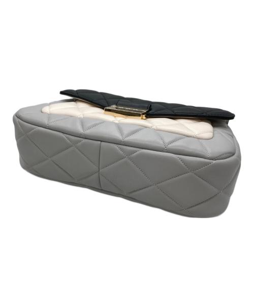 Kate Spade（ケイトスペード）Kate Spade (ケイトスペード) フラップショルダーバッグ ブラック×スカイブルーの古着・服飾アイテム
