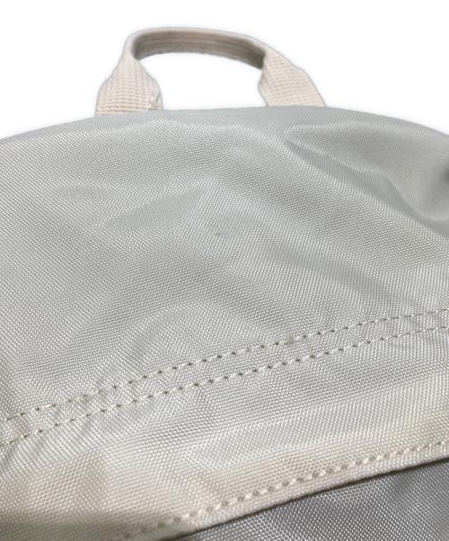 Columbia（コロンビア）Columbia (コロンビア) キャッスルロック20Lバックパック II ホワイトの古着・服飾アイテム