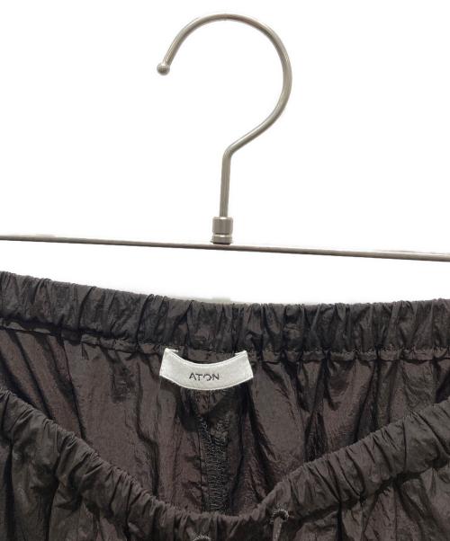 ATON（エイトン）ATON (エイトン) HAND DYED NYLON OVER PANTS ブラウン サイズ:4の古着・服飾アイテム