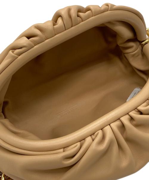 BOTTEGA VENETA（ボッテガベネタ）BOTTEGA VENETA (ボッテガベネタ) THE CHAIN POUCH ベージュの古着・服飾アイテム