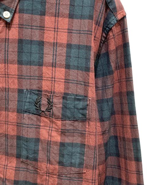 FRED PERRY（フレッドペリー）FRED PERRY (フレッドペリー) B.D TARTAN SHIRT レッド サイズ:Mの古着・服飾アイテム