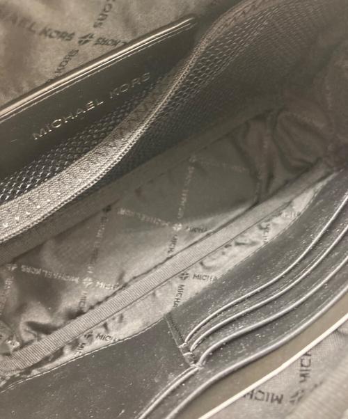 MICHAEL KORS（マイケル・コース）MICHAEL KORS (マイケルコース) Cooper Pebbled Leather Camera Bag ブラックの古着・服飾アイテム