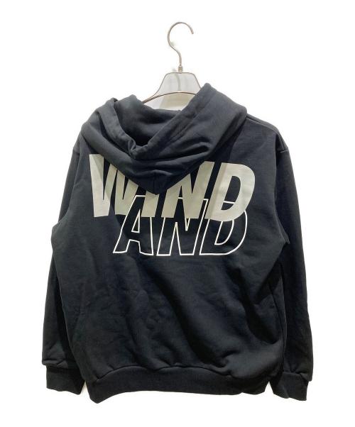 WIND AND SEA（ウィンダンシー）WIND AND SEA (ウィンダンシー) ロゴプルオーバーパーカー ブラック サイズ:Sの古着・服飾アイテム