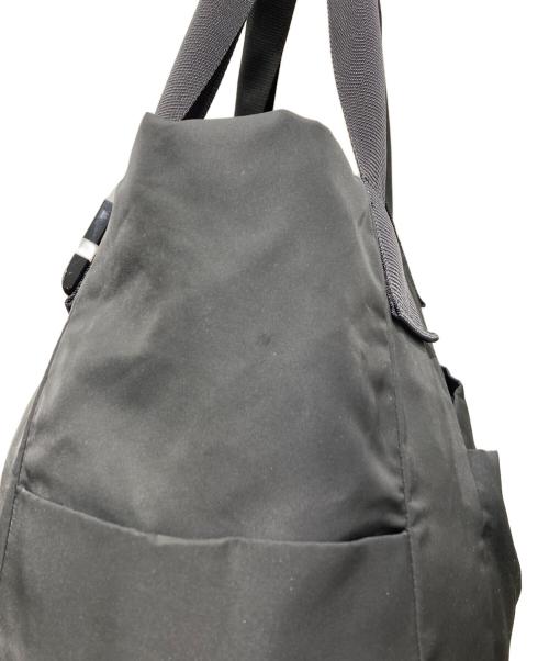 ear PAPILLONNER（イアパピヨネ）ear PAPILLONNER (イアパピヨネ) 樹脂パーツトートバッグ ブラックの古着・服飾アイテム