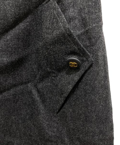 CHANEL（シャネル）CHANEL (シャネル) ココボタンウールスカート グレー サイズ:38の古着・服飾アイテム