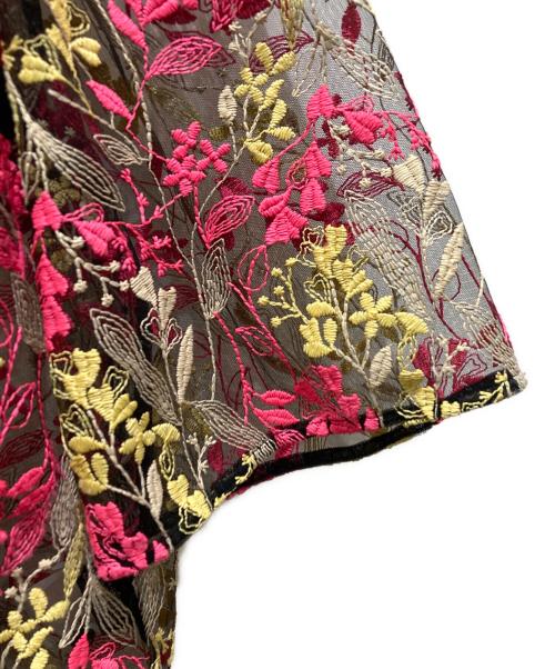 GRACE CONTINENTAL（（グレースコンチネンタル）GRACE CONTINENTAL (（グレースコンチネンタル) リーフ刺繍スタンドTOP ピンク サイズ:36の古着・服飾アイテム