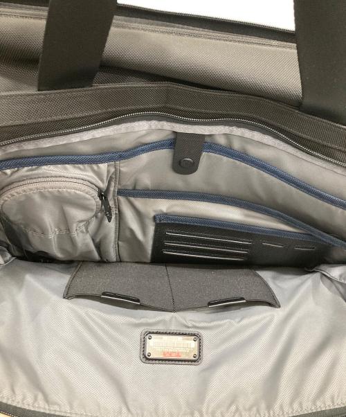 TUMI（トゥミ）TUMI (トゥミ) フレームド・ソフト・ダッフル ブラックの古着・服飾アイテム