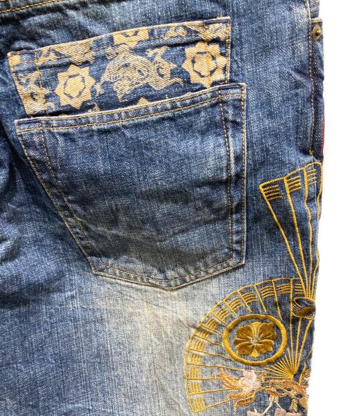 絡繰魂（カラクリタマシイ）絡繰魂 (カラクリダマシイ) 刺繍デニムハーフパンツ インディゴ サイズ:36の古着・服飾アイテム