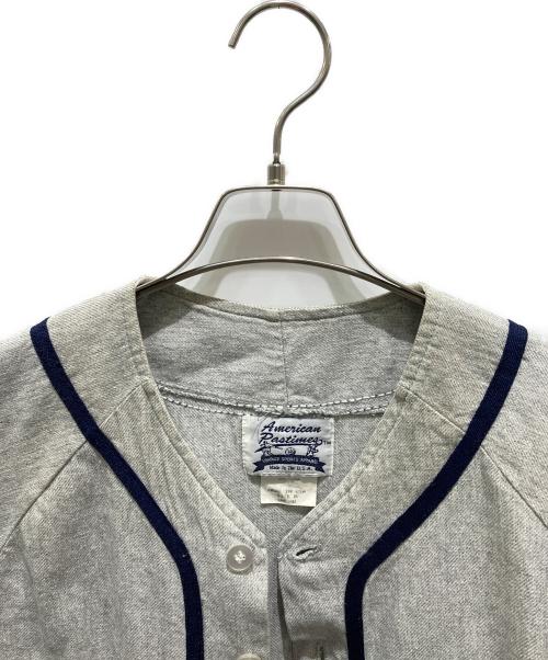 American Pastimes（アメリカンパスタイム）American Pastimes (アメリカンパスタイム) ベースボールシャツ グレー サイズ:Mの古着・服飾アイテム
