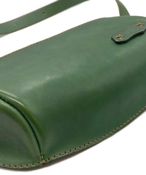 Herz（ヘルツ）Herz (ヘルツ) 立体マチ レザー ボディバッグ ボトルグリーンの古着・服飾アイテム