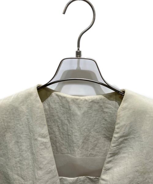 Adam et Rope（アダム エ ロペ）Adam et Rope (アダム エ ロペ) オーバーラップジャンパードレス アイボリー サイズ:Fの古着・服飾アイテム