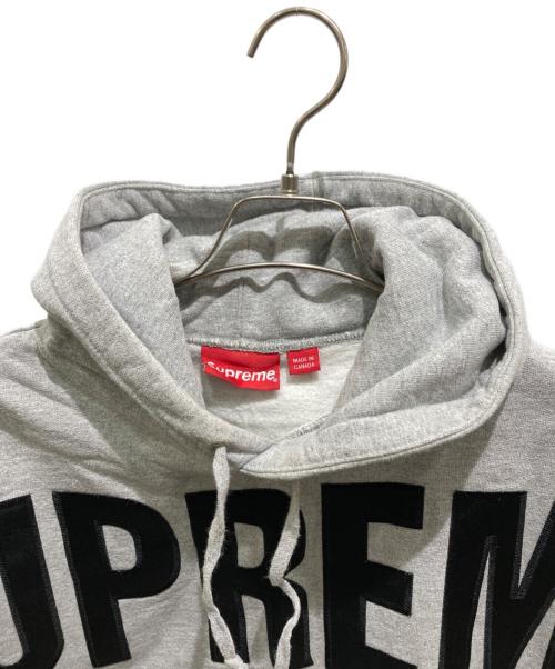 SUPREME（シュプリーム）SUPREME (シュプリーム) Banner Pullover Hoodie グレー サイズ:Mの古着・服飾アイテム