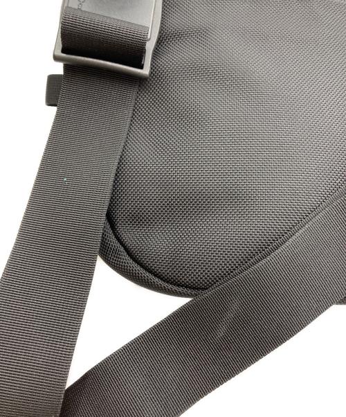 AER（エアー）Aer (エアー) Day Sling Max 3 ブラックの古着・服飾アイテム