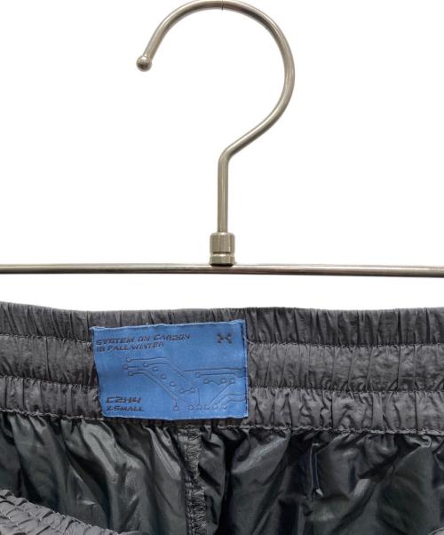 C2H4（シーツーエイチフォー）C2H4 (シーツーエイチフォー) ナイロンパンツ グレー サイズ:XSの古着・服飾アイテム