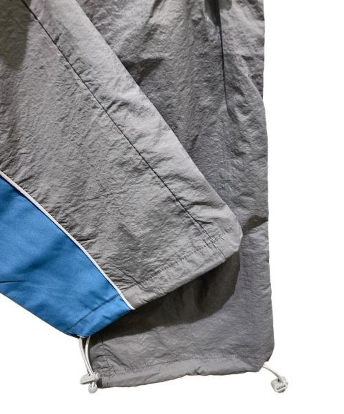 C2H4（シーツーエイチフォー）C2H4 (シーツーエイチフォー) ナイロンパンツ グレー サイズ:XSの古着・服飾アイテム