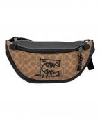 COACHコーチ）の古着「ウエストバッグ」｜ブラウン