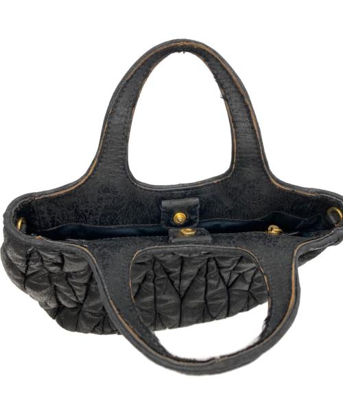 MIU MIU（ミュウミュウ）MIU MIU (ミュウミュウ) マテラッセレザーハンドバッグ ブラックの古着・服飾アイテム