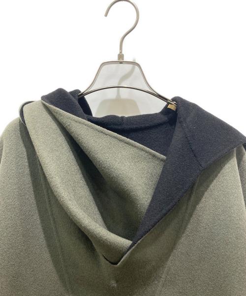 6(ROKU) BEAUTY&YOUTH（ロク ビューティーアンドユース）6(ROKU) BEAUTY&YOUTH (ロク ビューティーアンドユース) REVER HOODED PULLOVER COAT カーキ×ブラック サイズ:36の古着・服飾アイテム