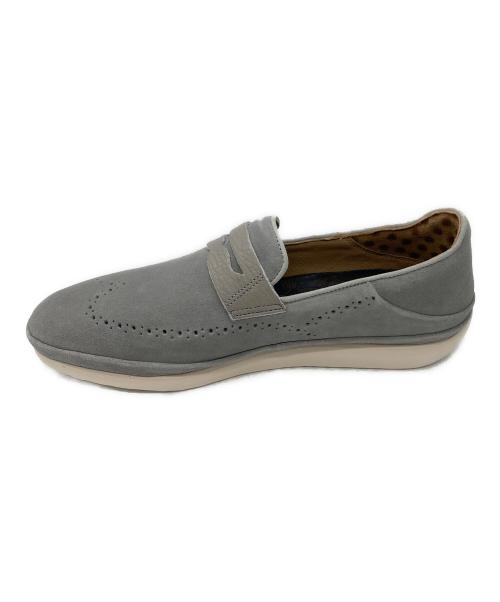 UGG（アグ）UGG (アグ) CALI PENNY SLIP-ON グレー サイズ:27.5の古着・服飾アイテム