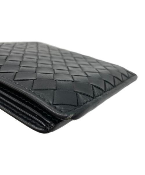 BOTTEGA VENETA（ボッテガベネタ）BOTTEGA VENETA (ボッテガベネタ) イントレチャート2つ折り財布 ブラックの古着・服飾アイテム