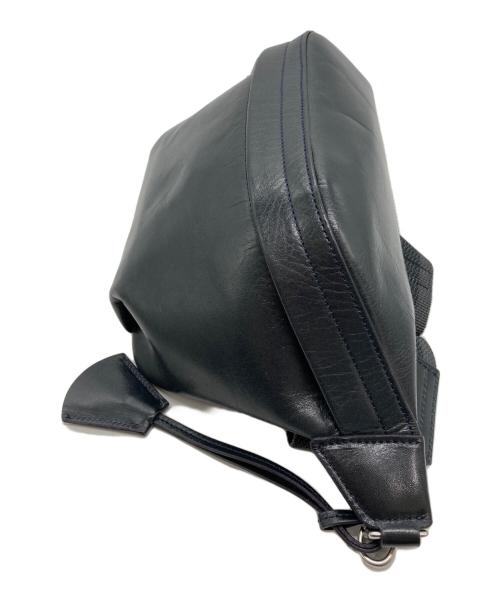 aniary（アニアリ）aniary (アニアリ) ボディーバッグ ネイビーの古着・服飾アイテム