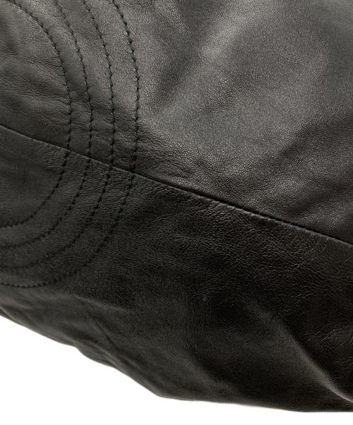 LOEWE（ロエベ）LOEWE (ロエベ) ナッパアイレレザーハンドバッグ ブラックの古着・服飾アイテム