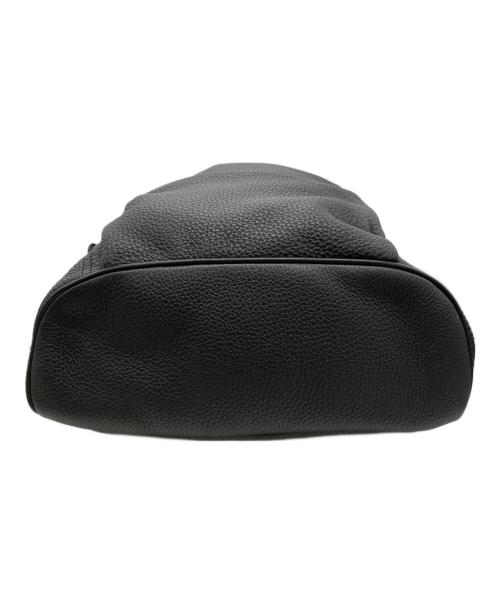 ACATE（アカーテ）ACATE (アカーテ) カーフ シュリンクレザー バックパック ブラックの古着・服飾アイテム