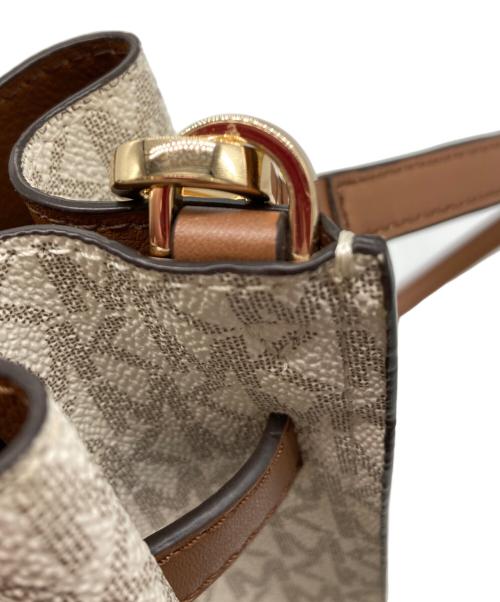 MICHAEL KORS（マイケル・コース）MICHAEL KORS (マイケル・コース) ショルダーバッグ ホワイト×ブラウンの古着・服飾アイテム