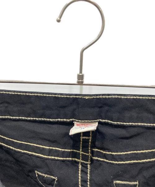 TRUE RELIGION（トゥルー レリジョン）TRUE RELIGION (トゥルー レリジョン) ステッチフレアパンツ ブラック サイズ:29の古着・服飾アイテム