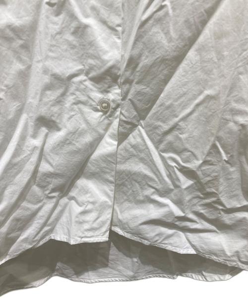 MM6 Maison Margiela（エムエムシックスメゾンマルジェラ）MM6 Maison Margiela (エムエムシックスメゾンマルジェラ) オーバーサイズフロントロゴシャツ ホワイト サイズ:Sの古着・服飾アイテム