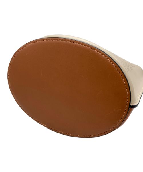 LOEWE（ロエベ）LOEWE (ロエベ) ゲートアナグラムバケットショルダーバッグ　Gate Anagram Leather Shoulder Bag ベージュの古着・服飾アイテム