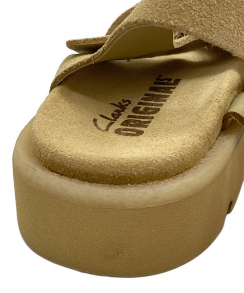 CLARKS（クラークス）CLARKS (クラークス) Meare Buckle　メアバックル　サンダル ベージュ サイズ:39の古着・服飾アイテム