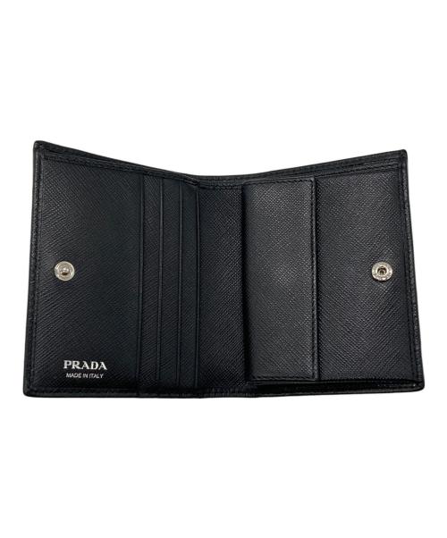 PRADA（プラダ）PRADA (プラダ) サフィアーノトライアングル 財布　SAFFIANO NEROの古着・服飾アイテム