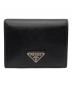PRADA（プラダ）の古着「サフィアーノトライアングル 財布　SAFFIANO」｜NERO