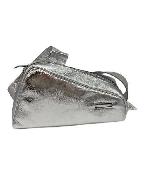 UN3D.（アンスリード）UN3D. (アンスリード) レギュラートライアングルレザーバッグ シルバーの古着・服飾アイテム