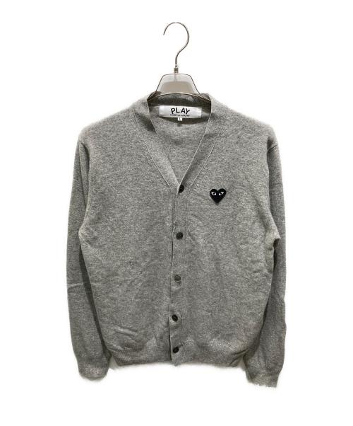 PLAY COMME des GARCONS（プレイコムデギャルソン）PLAY COMME des GARCONS (プレイコムデギャルソン) ハートワッペンニットカーディガン グレー サイズ:Lの古着・服飾アイテム