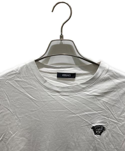 VERSACE（ヴェルサーチェ）VERSACE (ヴェルサーチェ) メデューサ刺繍半袖カットソー ホワイト サイズ:2XLの古着・服飾アイテム