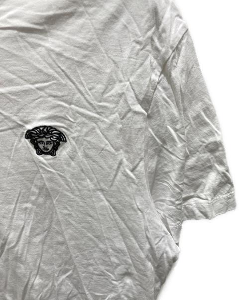 VERSACE（ヴェルサーチェ）VERSACE (ヴェルサーチェ) メデューサ刺繍半袖カットソー ホワイト サイズ:2XLの古着・服飾アイテム