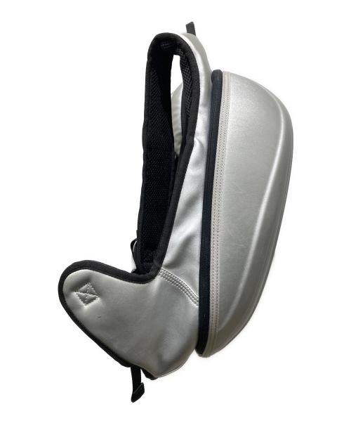 DIESEL（ディーゼル）DIESEL (ディーゼル) 1dr-Pod Backpack シルバーの古着・服飾アイテム