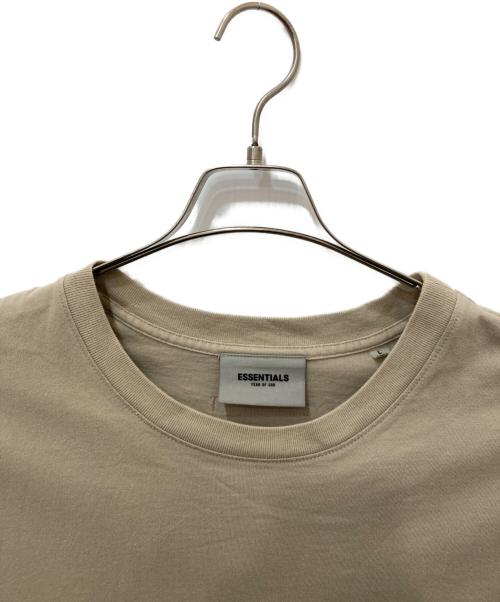 FOG ESSENTIALS（フィアオブゴッド エッセンシャル）FOG ESSENTIALS (フィアオブゴッド エッセンシャル) プリントTシャツ ベージュ サイズ:Lの古着・服飾アイテム