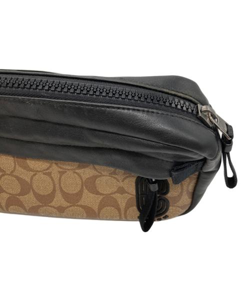 COACH（コーチ）COACH (コーチ) シグネイチャーウエストバッグ ブラック×ブラウンの古着・服飾アイテム