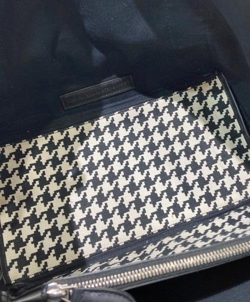 BALENCIAGA（バレンシアガ）BALENCIAGA (バレンシアガ) NAVY CABAS S AJ　千鳥柄キャンバスハンドバッグ ホワイト×ブラックの古着・服飾アイテム